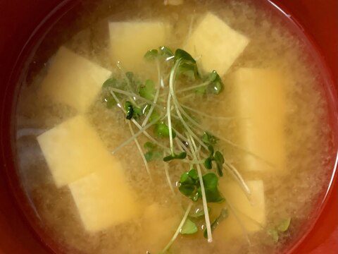 ひきわり納豆と豆腐の簡単味噌汁